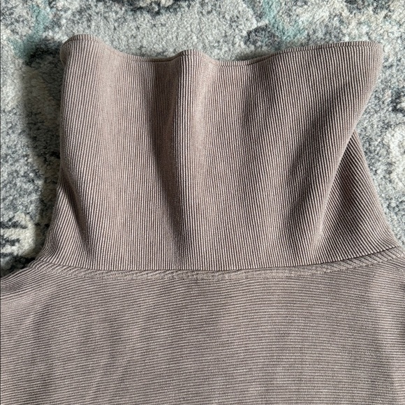 Varley Vine 1/2 Zip Pullover - Picture 10 of 11